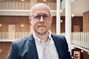 Socialdemokratiets politiske ordfører reagerer på Jyllands-Postens Lokalavisers chefredaktørs kommentar.