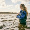 Biolog Anne Magrethe Wegeberg står i spidsen for for arbejdet med at anlægge stenrev i Randers Fjord, så der igen kan komme liv i fjorden. Pressefoto
