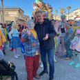 Klaus Rubin (th) mødte Jean Méningault i karnevalsbyen Viareggio i 2015 og blev straks betaget af, hvordan Jean kunne arbejde med mange klovne sammen på en gang. Nu har han inviteret Jean Méningault til Skanderborg, for at stå for en klovne-workshop i forbindelse med Smukfest. Privatfoto