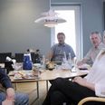 Daniel Toft Jakobsen (S), Flemming Nørgaard (V), Nils Borring (S), samt Britt Bager (V) brugte lidt over en time på at vende flere af de vigtigste punkter for Favrskovs vedkommende. Foto Kian Johansen