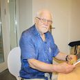 Helge “Congo-Kris” Kristensen er i dag 88 år, men har stadig lyst til at skrive mere. Næste projekt er en bog om tiden som tolder i Congo. Foto: Martin Schultz