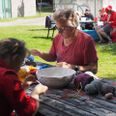 Kunstnerhuset Karavanas borgere har de sidste par måneder arbejdet sammen om at skabe syv nye skulpturer lavet af genbrugsmaterialer til stedets skulpturpark Foto: Geske Skot-Hansen