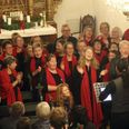 Gospelkoret Sallvation i fuld vigør i Sall Kirke på den sidste øveaften i 2018. Foto: Sophia Helbo/privat