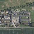 Langhøjskolen i Vivild er en af de skoler i i Norddjurs, hvis fremtid i øjeblikket er til stor debat. Foto: Skråfoto/Klimadatastyrelsen