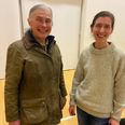 Anne Marie Torpe (tv.) foreslår en klar Plan B for biogas på Djursland for at sikre det bedste biogasanlæg til gavn for Djursland og grøn omstilling. Caroline Torpe (th.) er Anne Marie Torpes datter. Duoen er medejer af Ramten Skov. Foto: Lars Norman Thomsen