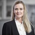 Konstitueret socialchef Tina Kjærgaard Mogensen fra Syddjurs Kommune: »Jeg har stor forståelse for, at Kate Frederiksen og hendes datter står i en svær situation. Jeg håber, at der kan findes gode aftaler omkring mestringsvejledning og boligsituation for datteren.« Foto: Syddjurs Kommune