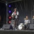 Anders Munch og Band laver det, de kalder 'Danmarks bedste Gas & Larsen Show' og det show kommer altså til Trige 5. oktober. Her ses bandet ved indvielsen af havnen i Sønderborg.